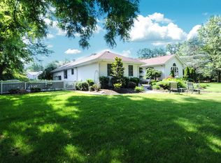 10 Esther Ct, Old Tappan, NJ 07675