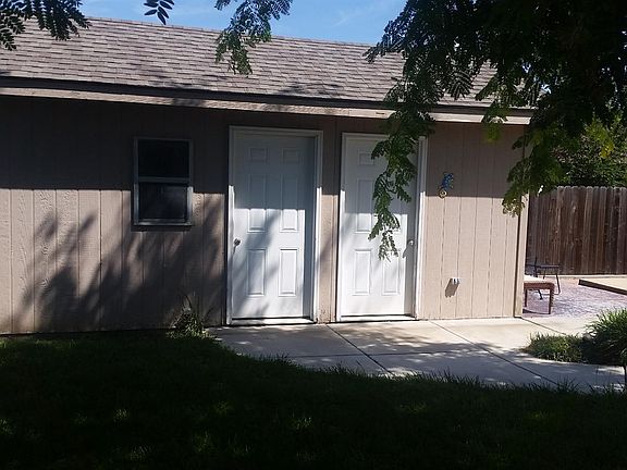 4th image of 221 Sunflower Blvd