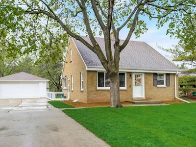 4225 N 95th St, Wauwatosa, WI, 53222