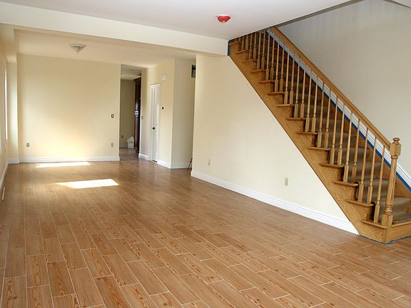 4th image of 1630 E 51st St