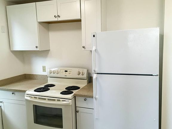 5th image of 1622 1/2 Taylor Ave N