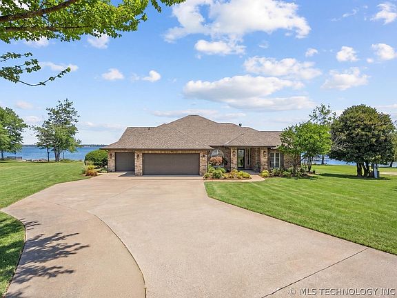 3rd image of 5013 Lake Breeze Rd