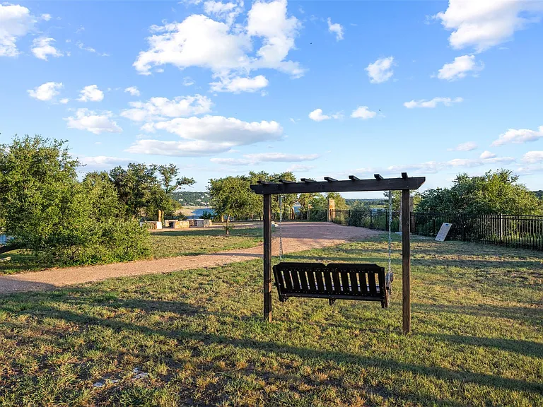 8204A Prairie Rye Dr — Photo 34