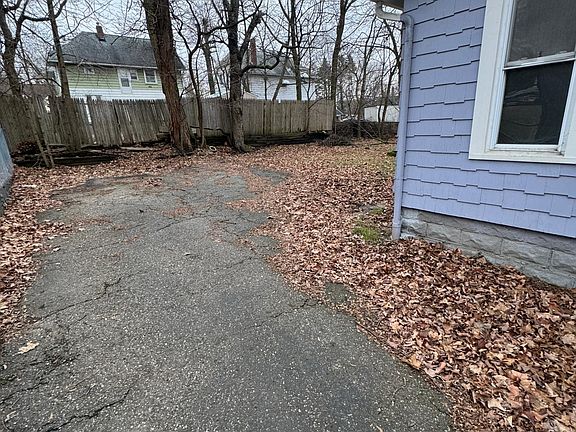 3rd image of 335 Para Ave