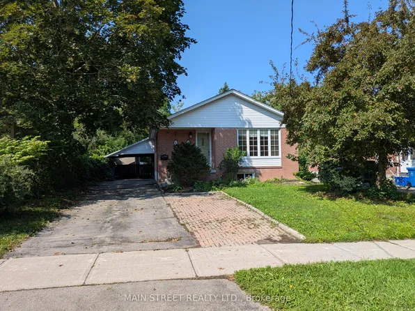 16 Child Dr #A, Aurora, ON L4G 1Y5