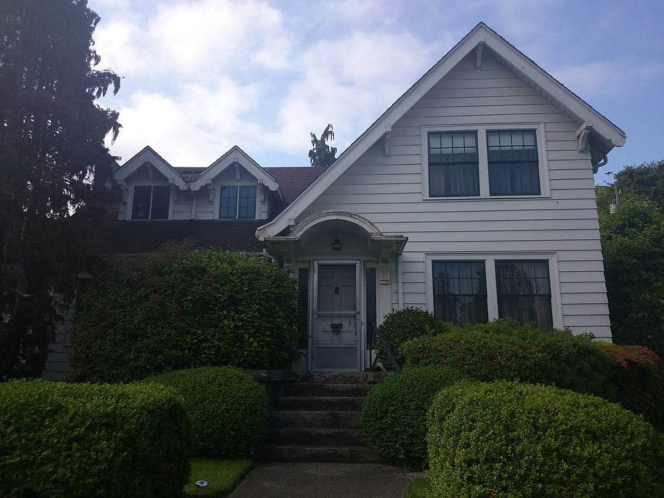 2nd image of 873 E Gwinn Pl