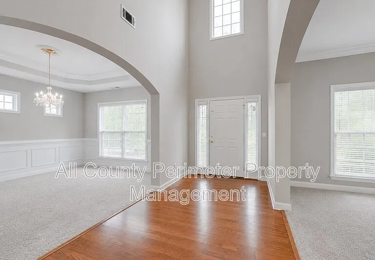 380 Simonton Crest Dr — Photo 2