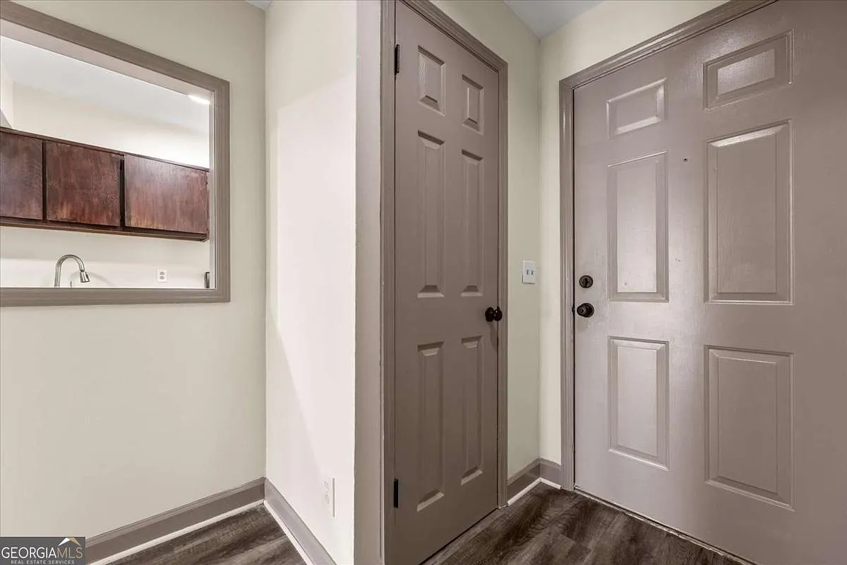 2 bed, 2.5 bath, 1244 sqft, $1,600 — Photo 3
