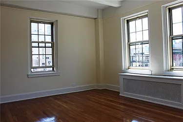 Rented by Siderow Residential Group