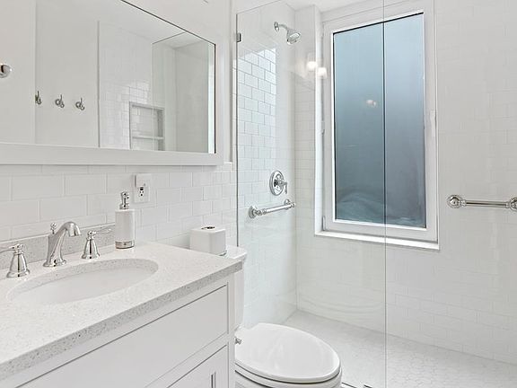 5th image of 215 W 95th St APT 7M