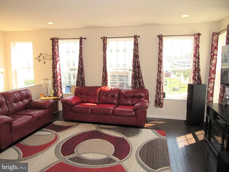 544 Liam Pl — Photo 6