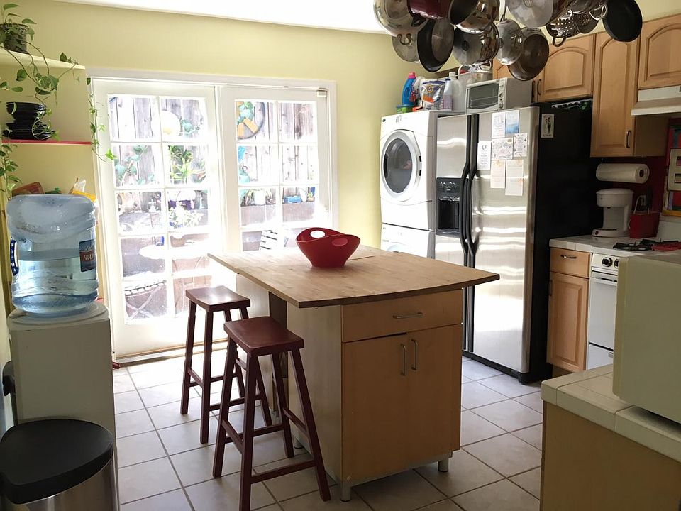 Light Bright Open kitchen