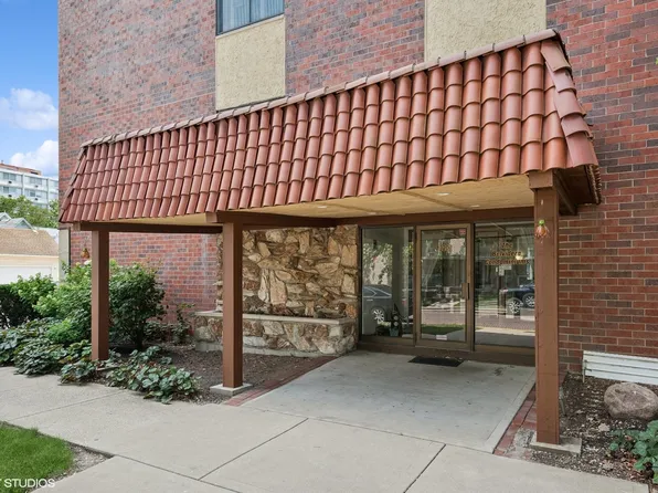 7320 Dixon St APT 404, Forest Park, IL 60130