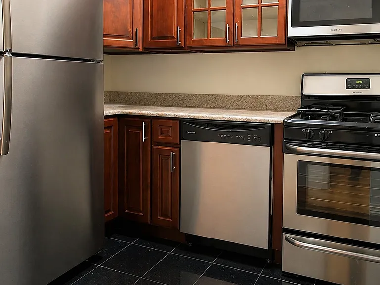 353 Amsterdam Ave #8 — Photo 7