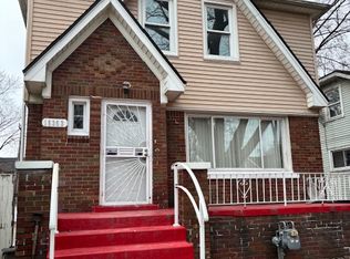 15353 Lauder St, Detroit, MI 48227