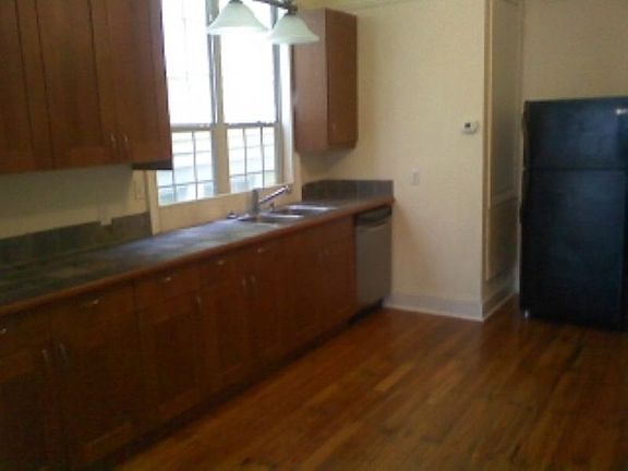 5th image of 227 S Alexander St