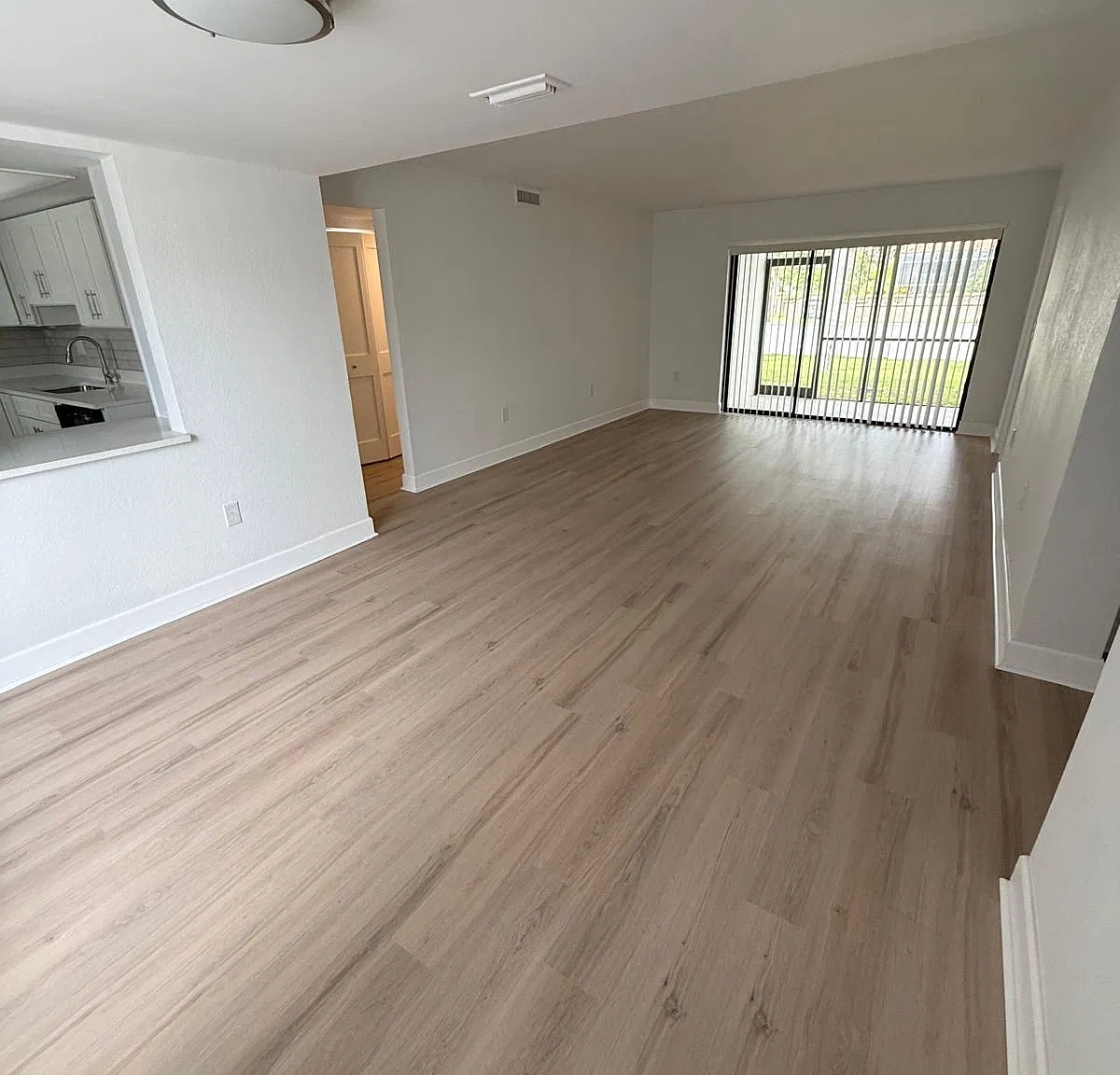 2 bed, 1185 sqft, $2,195 — Photo 3