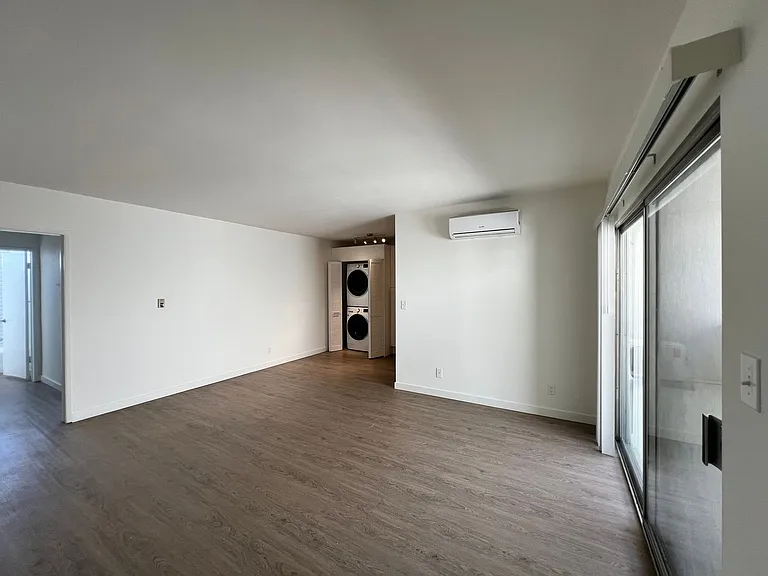 634 E Harvard Rd — Photo 10
