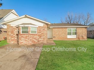 912 Craig Dr, Moore, OK 73160