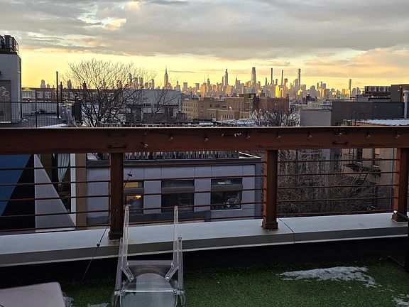 4th image of 114 Troutman St #614