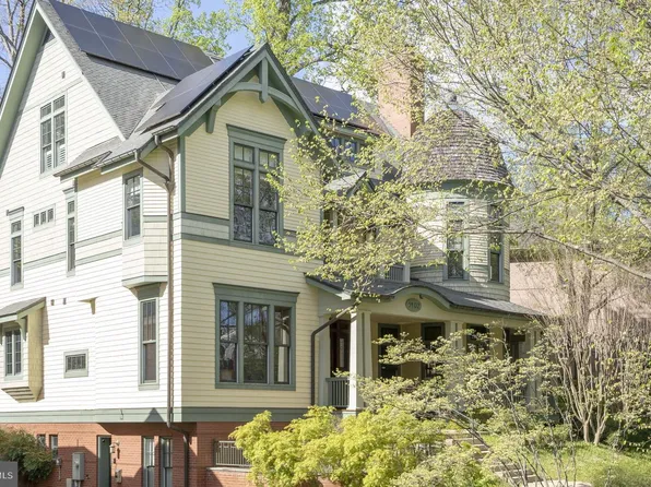 5402 Tuscarawas Rd, Bethesda, MD 20816