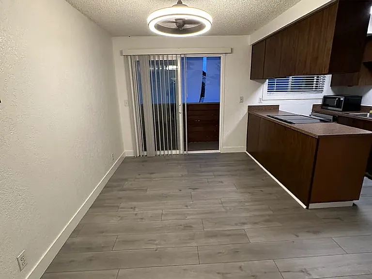 120 Stanford Dr #C — Photo 8