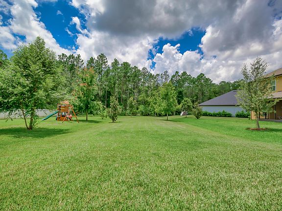 5th image of 587 Cloisterbane Dr