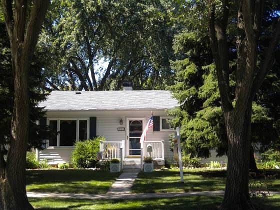 1st image of 426 N 3rd Ave