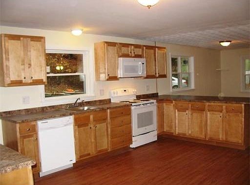2nd image of 1656 Mammoth Rd