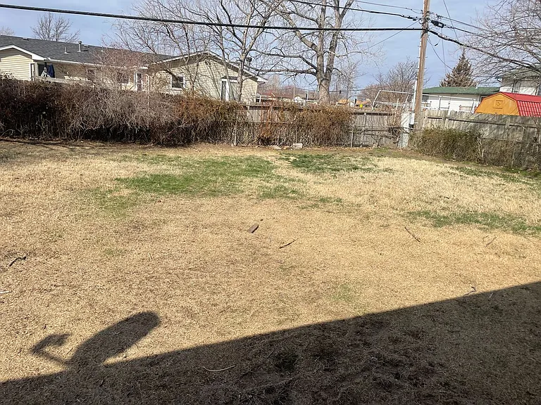 3215 S Mount Carmel Ave — Photo 9