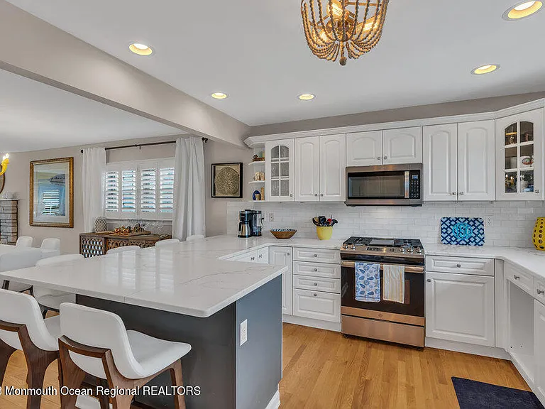 10 York Ave #24 — Photo 5