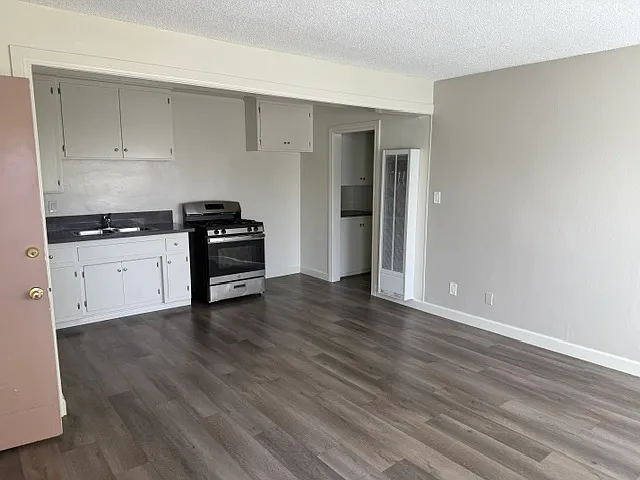 11240 Pangborn Ave #6 — Photo 6