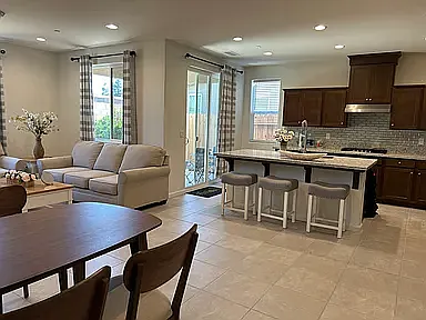 1267 Las Rosas Ave — Photo 2