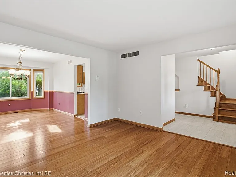 6474 Bedview Dr — Photo 8