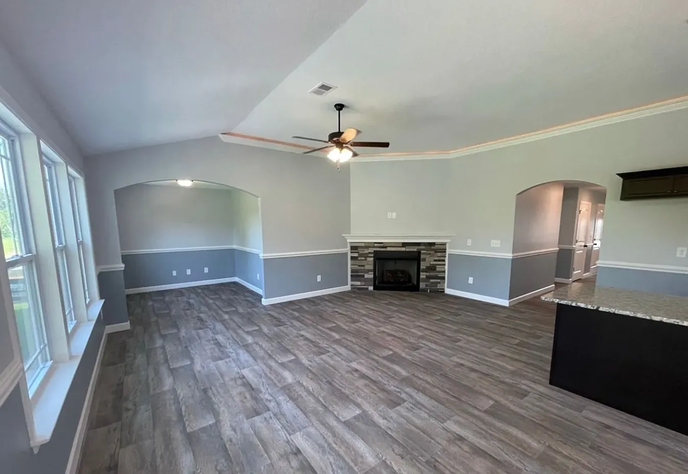 3 bed, 1456 sqft, $1,995 — Photo 2