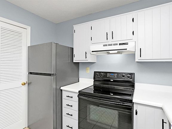 3rd image of 110A Melanie Ln #A