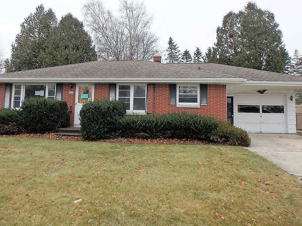 1929 Richmond Ave Manitowoc Wi 54220 Mls 50236704 Zillow