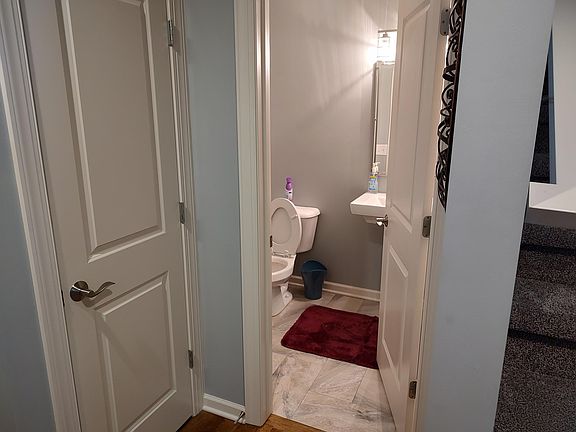 Main Floor 1/2 Bathroom