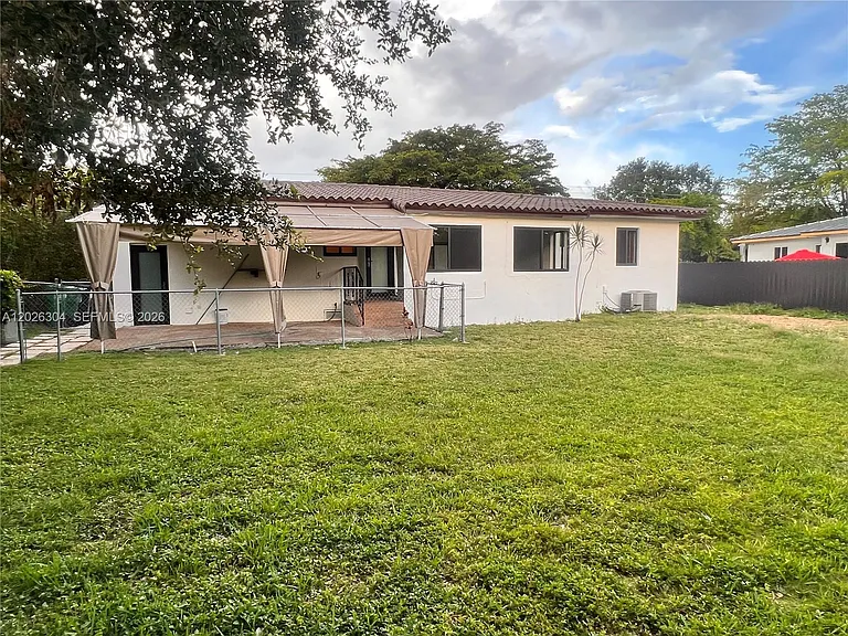 3240 SW 57th Ave — Photo 18