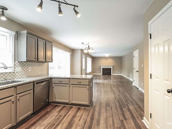 5th image of 4504 Puritan Dr