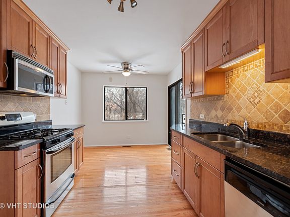 2nd image of 482 Thornhill Ln APT D1