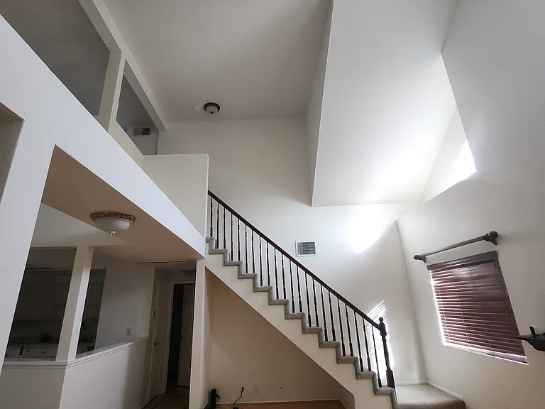 5420 Sylmar Ave #311 — Photo 2