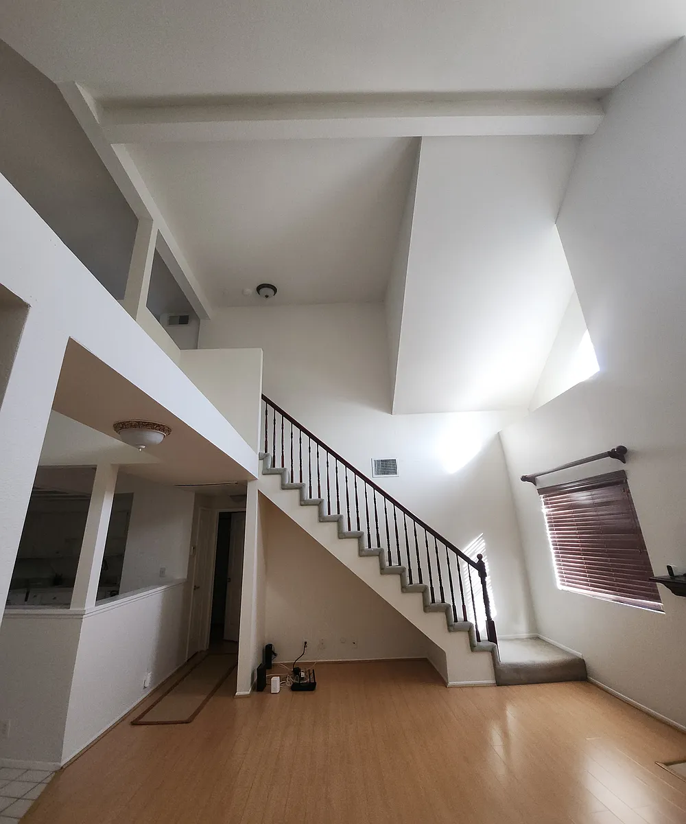 Building Photo - 5420 Sylmar Ave #311