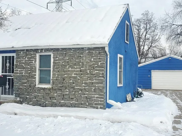 5716 James Ave N, Brooklyn Center, MN 55430