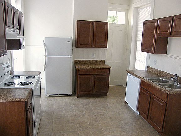 4th image of 67 Society St APT B