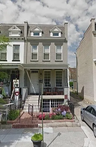 924 8th St NE #B Photo 1 924 8th St NE #B Photo 1