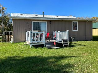 524 3rd Ave N, Cleveland, ND 58424