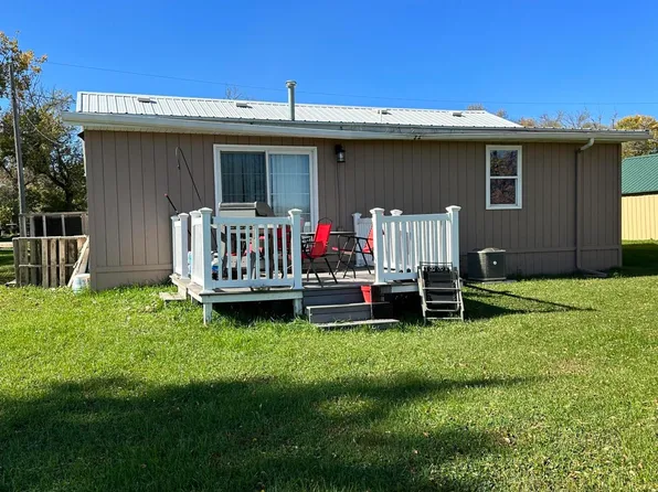 524 3rd Ave N, Cleveland, ND 58424