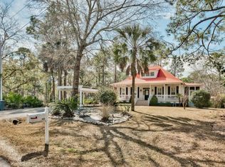 458 Bayou Cir, Freeport, FL 32439