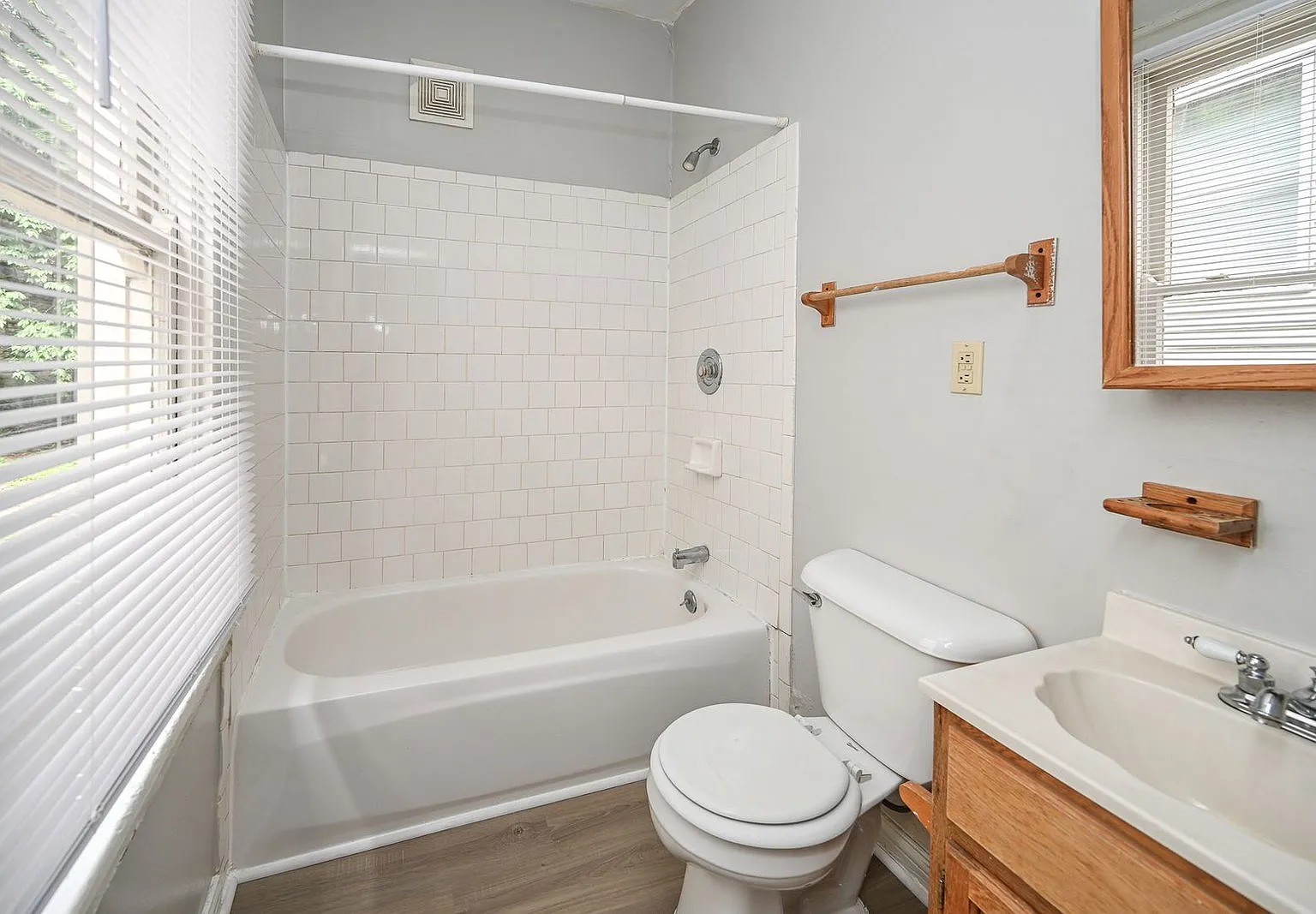 3 bed, 2.0 bath, $2,099 — Photo 4
